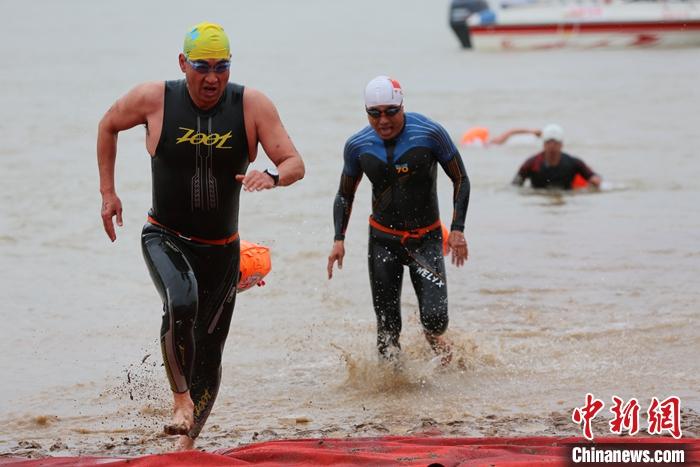 循化黄河极限泳赛再度吸引中外选手报名，259名