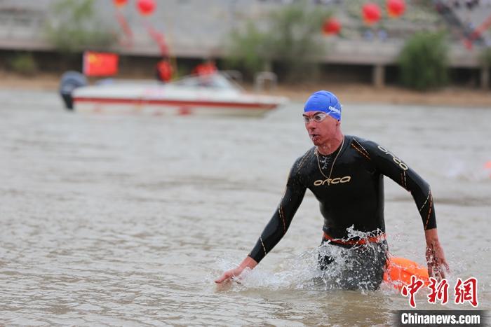 循化黄河极限泳赛再度吸引中外选手报名，259名