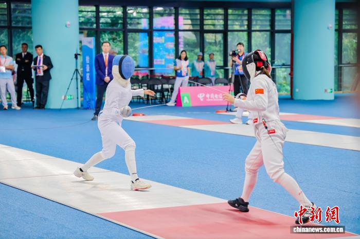 台风侵袭下广东现代五项赛首日决出女子老五项