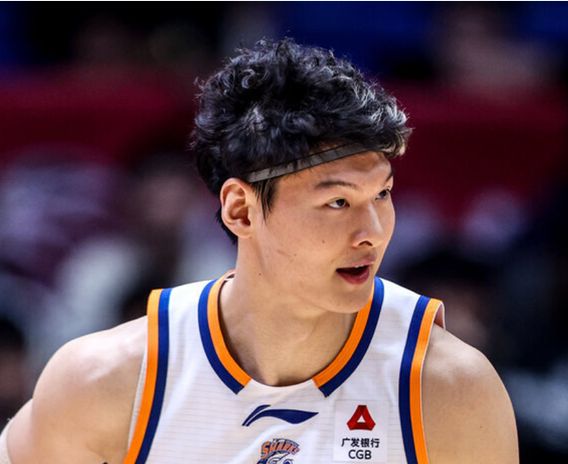 上海双杀山西豪取11连胜重返榜首