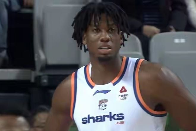 上海双杀山西豪取11连胜重返榜首