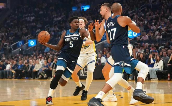 火箭绝杀鹈鹕登顶西部第三 杜兰特准绝杀+阿门准